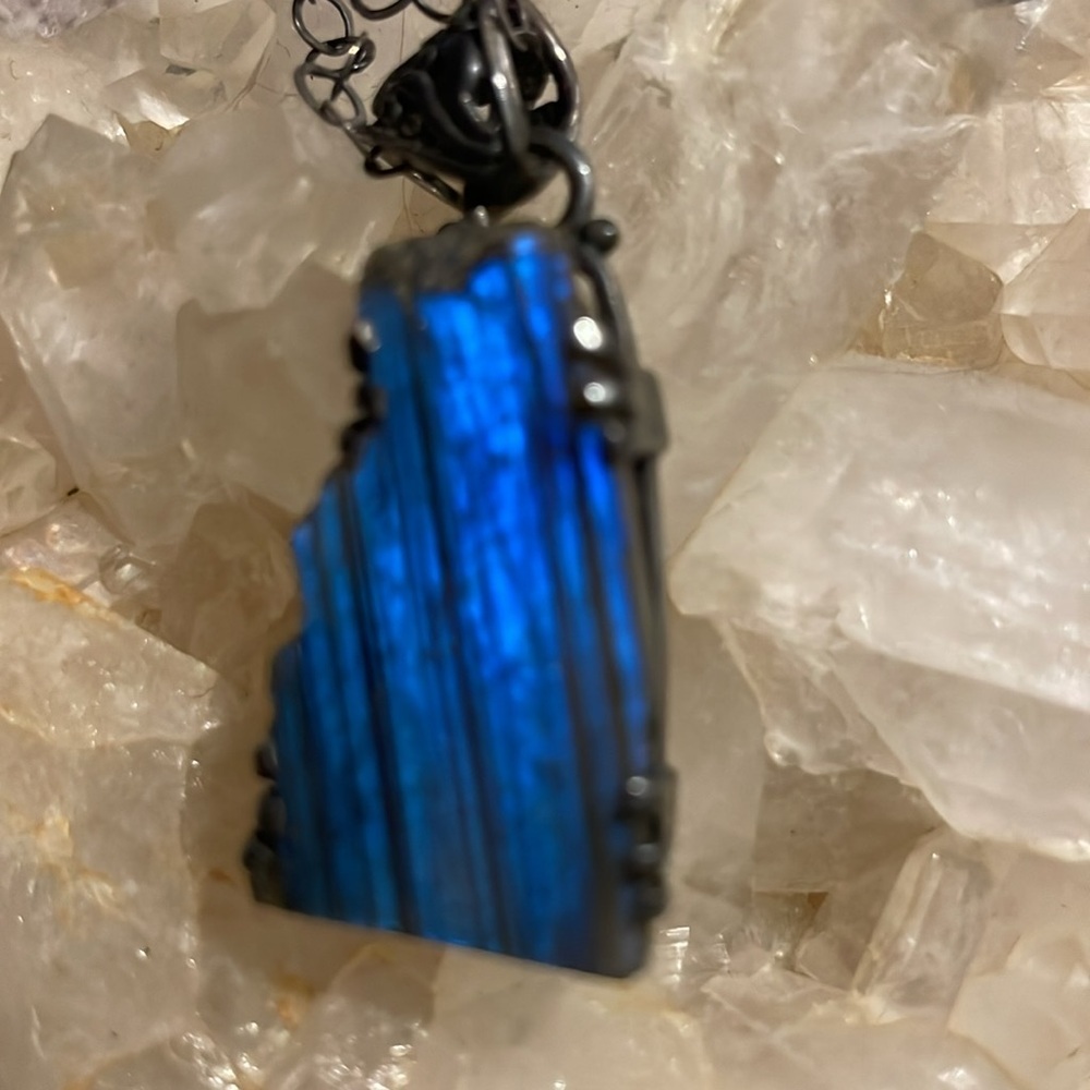 No brand, Necklace, crystal labordoite, blue. - Picture 4 of 16
